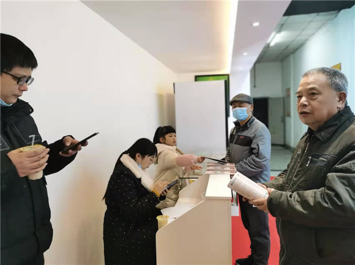 四川中青旅綿陽分社、綿陽市中旅假日旅行社、綿陽自來文化傳播有限公司24H自助售貨服務盛大開業(yè)
